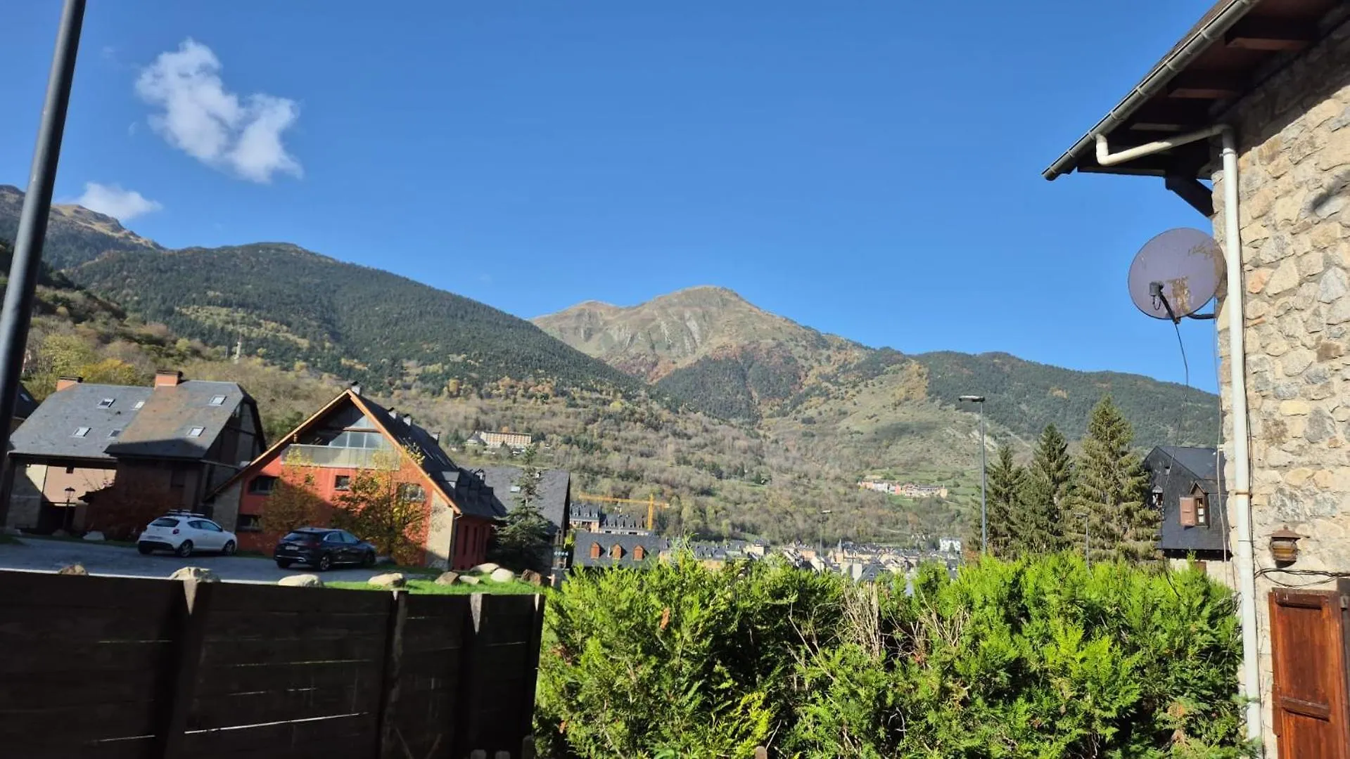 Cozy 3 Bedroom Chalet With Garden & Private Parking Vielha
