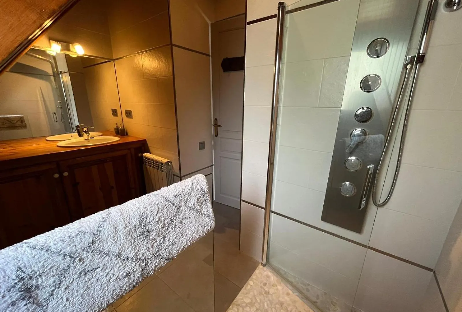 Cozy 3 Bedroom Chalet With Garden & Private Parking Vielha